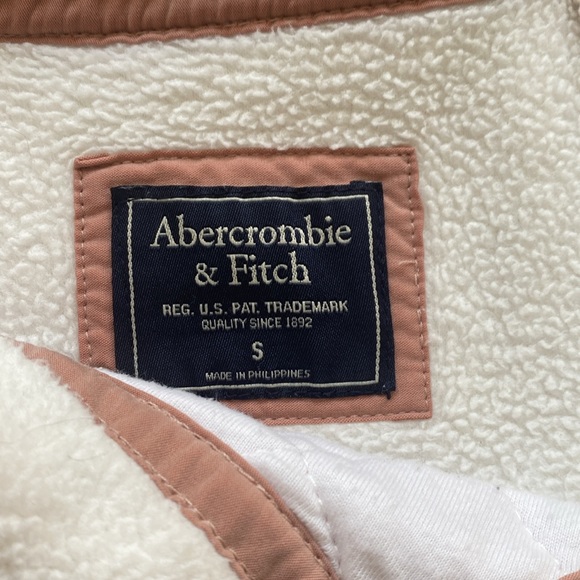 Abercrombie and Fitch pullover - Picture 2 of 5
